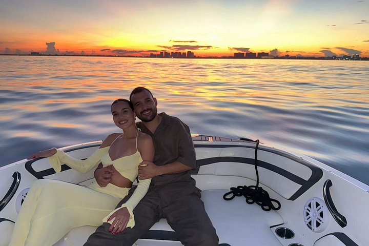 1 hour Miami Private Boat Ride with experienced captain photo 2