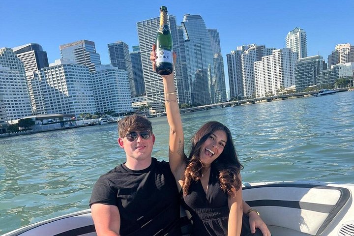 1 hour Miami Private Boat Ride with experienced captain photo 4