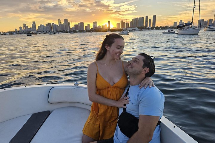 2-Hour Miami Private Boat Tour: Skyline & Star Island photo 3