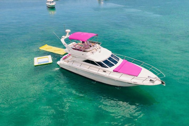 50 Feet Pink Mamacita Yacht photo 4