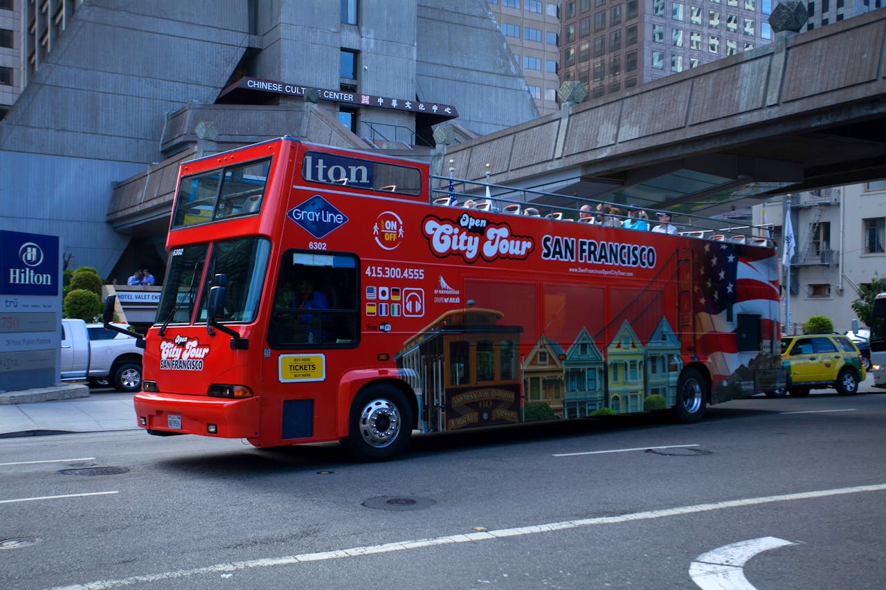 Advantages of Charter Buses for Exploring Miami