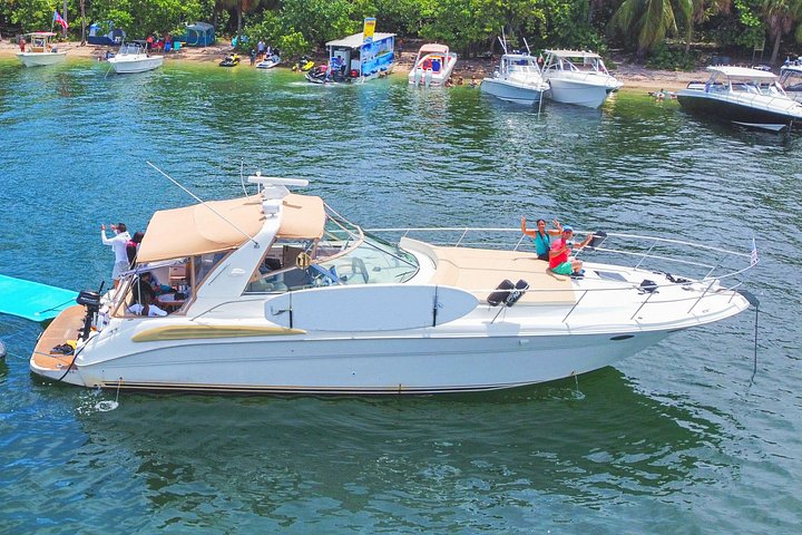 Explore Miami on a beautiful 45' Yacht photo 3