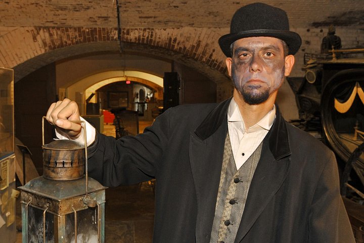 Key West Ghosts and Gravestones Trolley Tour photo 4