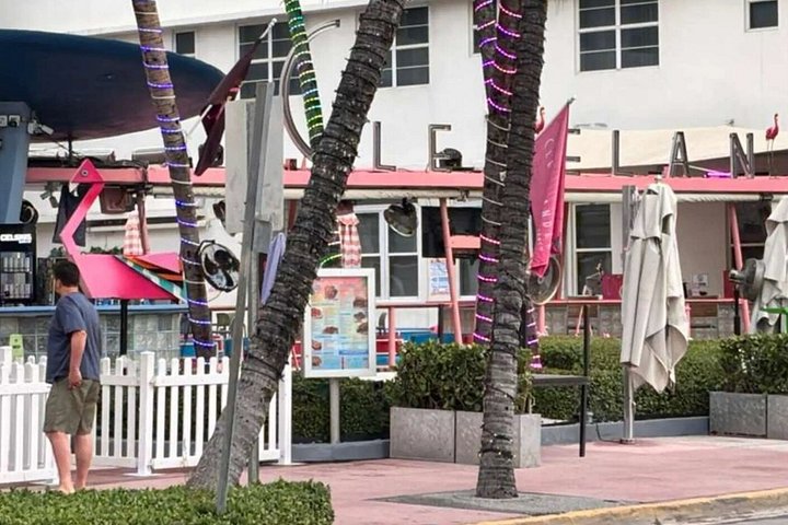 Miami Beach: A Sunny Stroll through its History and Architecture photo 2