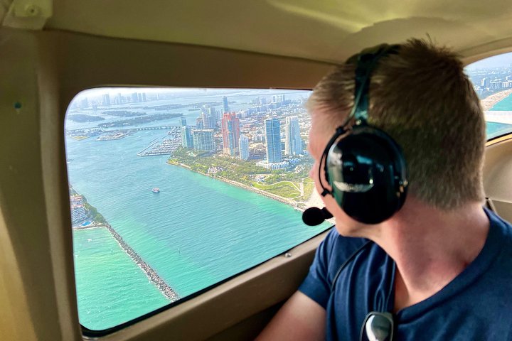 Miami Beach: Private South Beach Airplane Tour with drinks photo 4