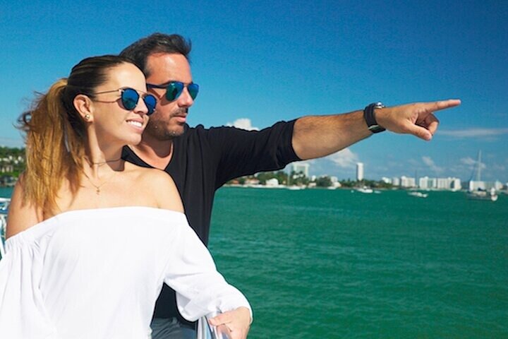 Miami Biscayne Bay rich and famous Sightseeing Boat Tour photo 2