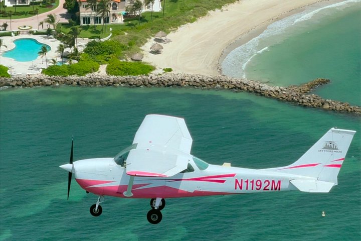 Miami Downtown Airplane Tour with Free drinks photo 2