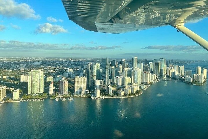 Miami Downtown Airplane Tour with Free drinks photo 3