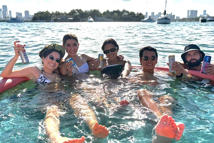 Miami: Guided Raccoon Island Walk & Sandbar Swim (2 Stops) photo 3