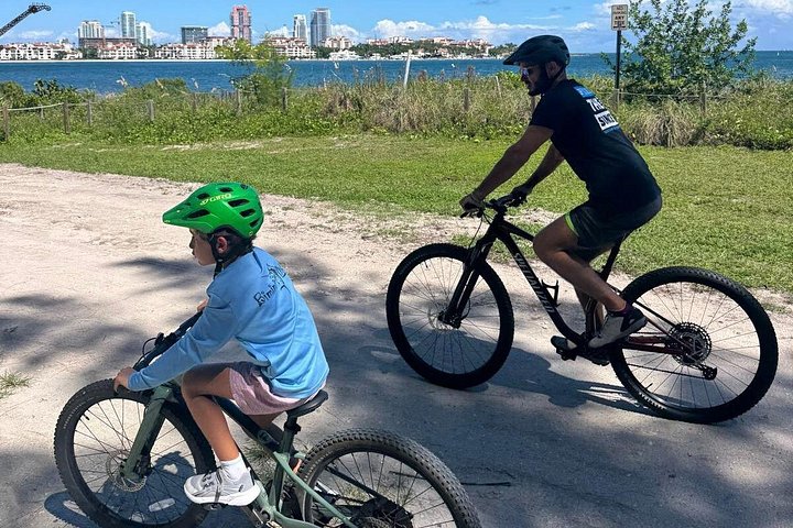 Miami Mountain Biking in Virginia Key Trails photo 2