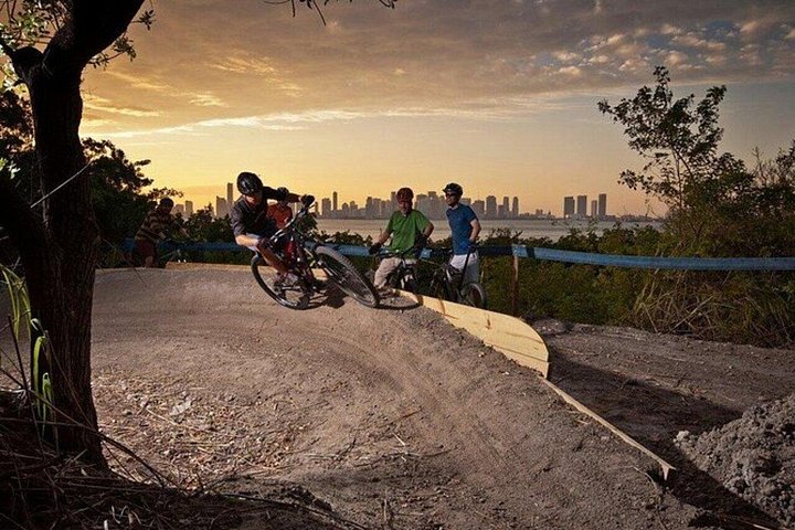 Miami Mountain Biking in Virginia Key Trails photo 4
