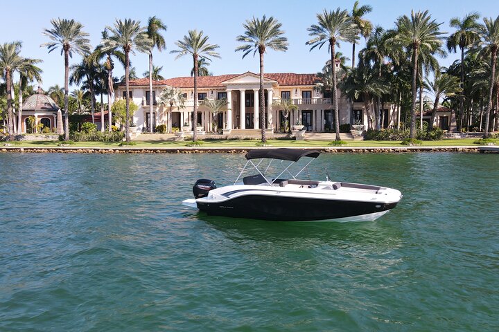 Miami Private Boat Tour | Sunset, Snorkeling & Dolphin Spotting photo 3