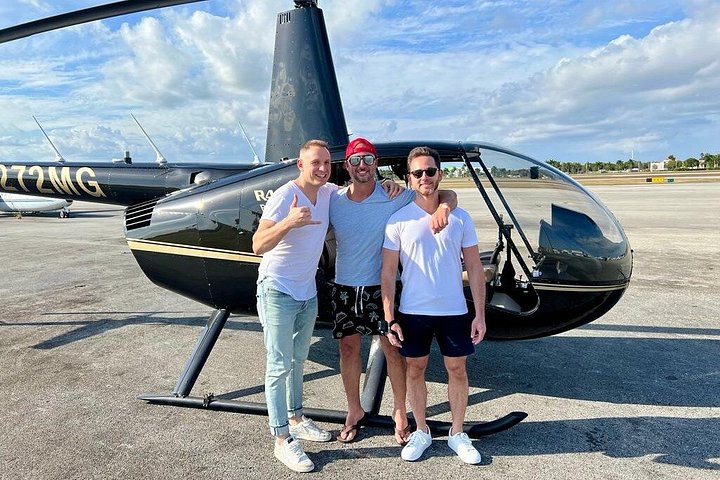 Miami Private Helicopter Tour for 3 Passengers photo 3