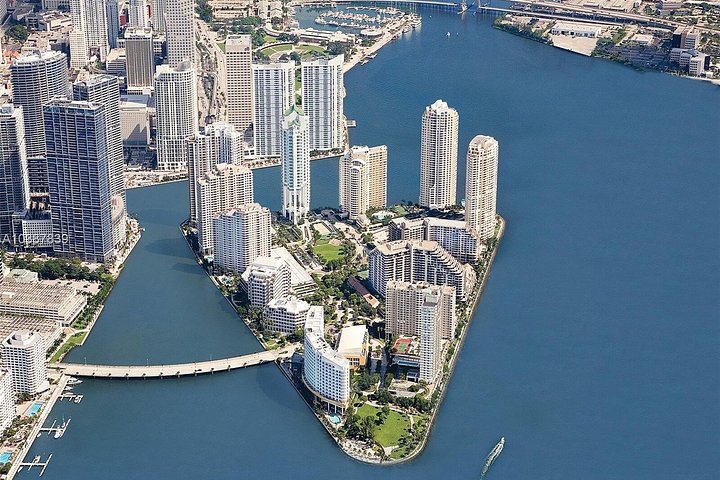 Miami Private Helicopter Tour for 3 Passengers photo 4