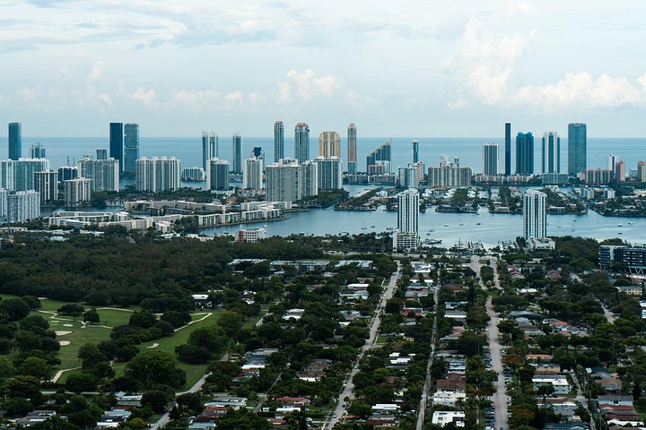Miami South Beach and Downtown Helicopter Tour photo 4