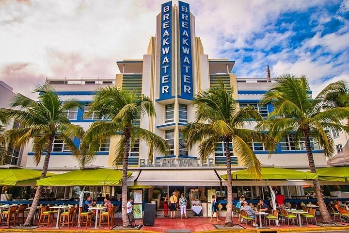 Miami South Beach Art Deco Fully Guided Walking Tour photo 2