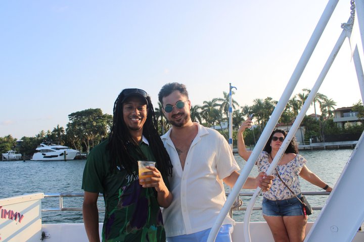 Miami Sunset and City Lights Cocktail Cruise with Open Bar photo 4
