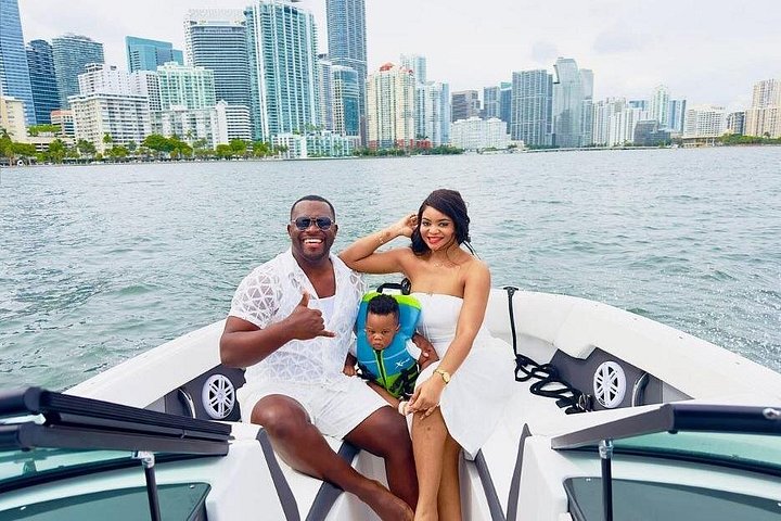 Private Boat Ride in Miami with Experienced Captain and Champagne photo 4