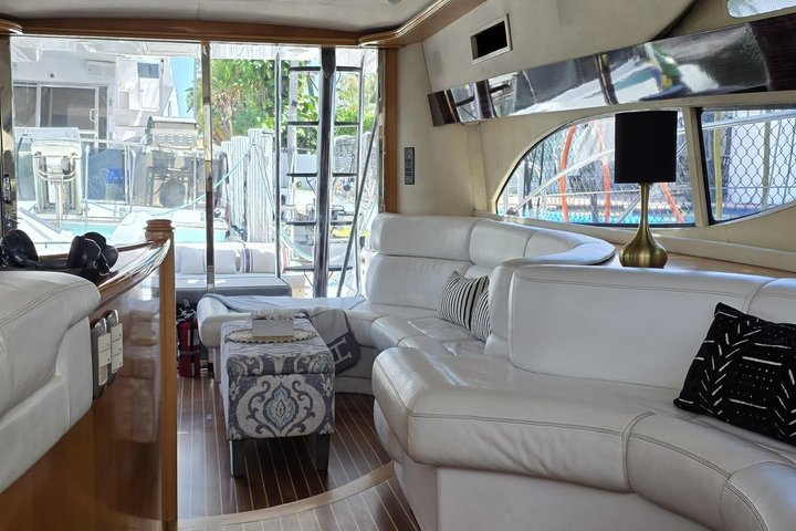 Private Luxury Yacht Cruise Through Miami Waterways photo 4