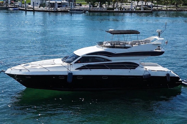 Private Luxury Yacht Cruise Through Miami Waterways