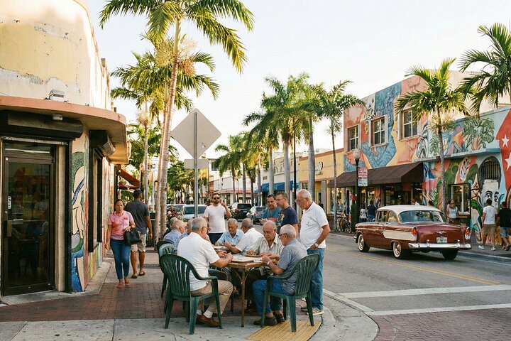 Self Guided Walking Tour at Miami photo 4