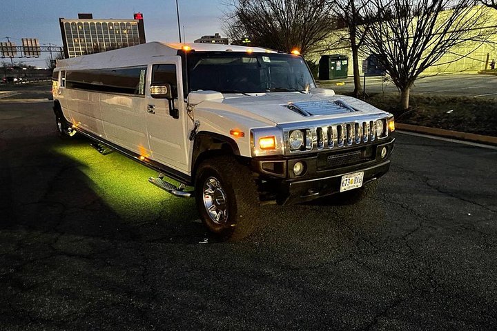 Stretch Limo Private Day and Night Custom Tour of Washington DC photo 3