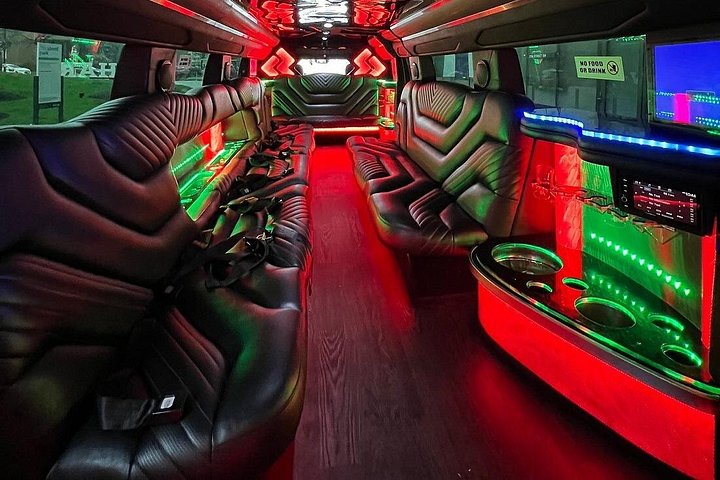 Stretch Limo Private Day and Night Custom Tour of Washington DC photo 4
