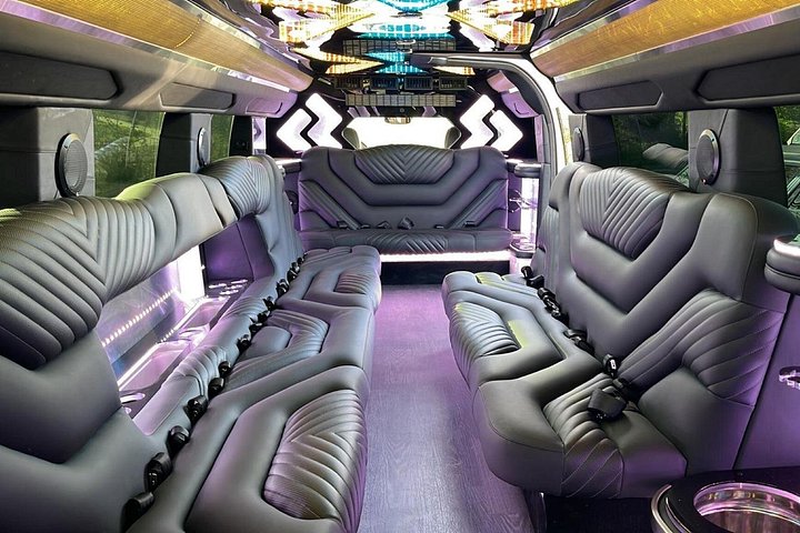 Stretch Limo Private Day and Night Custom Tour of Washington DC