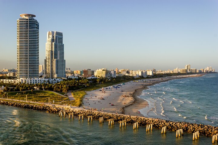 Sunset Miami Beach: Private Luxury 50-Min Airplane Flight Tour photo 4