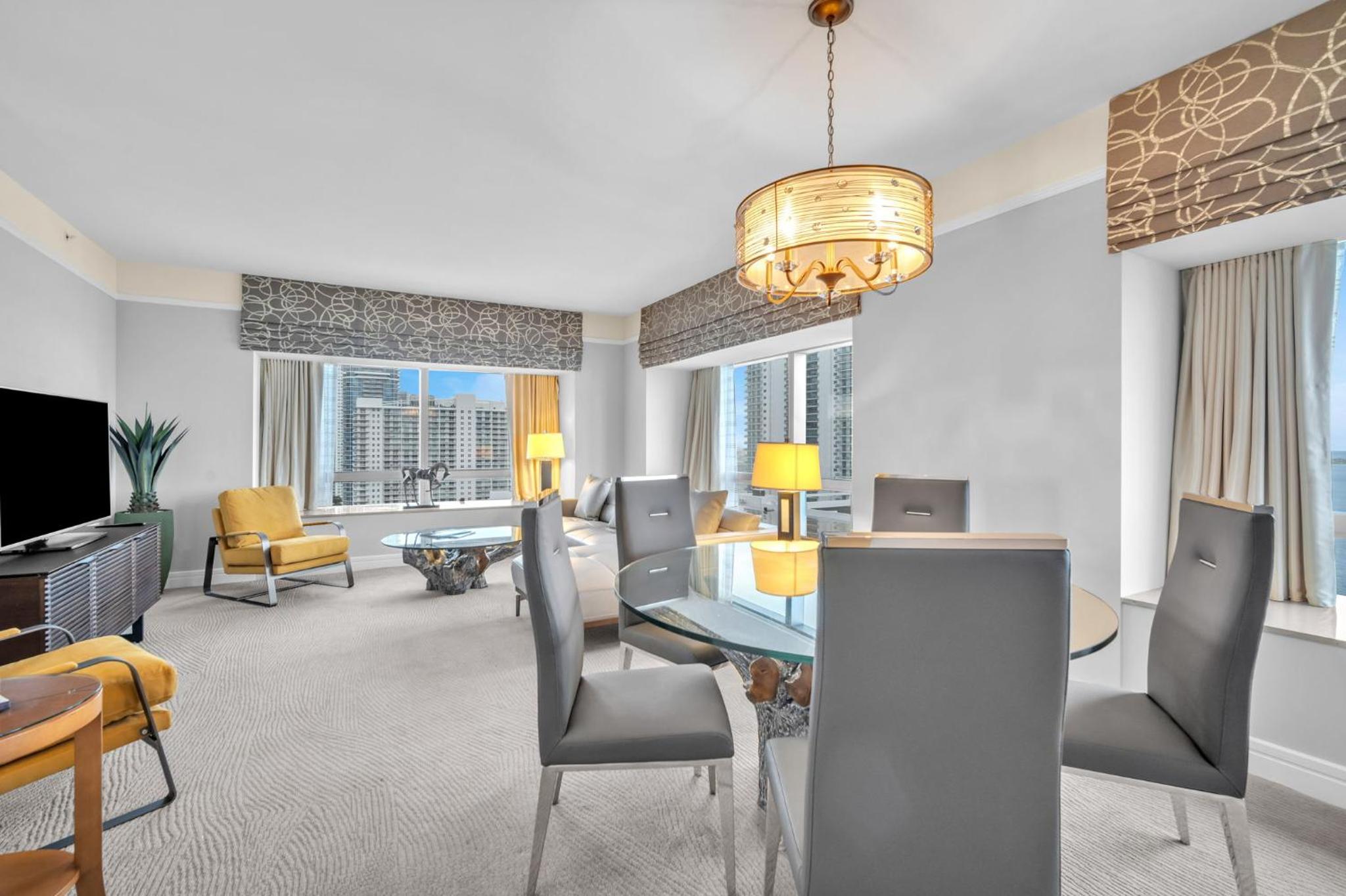 2 Bedroom OR King Studio Suites Four Seasons Hotel Miami Free Wi-Fi & Free Parking photo 5