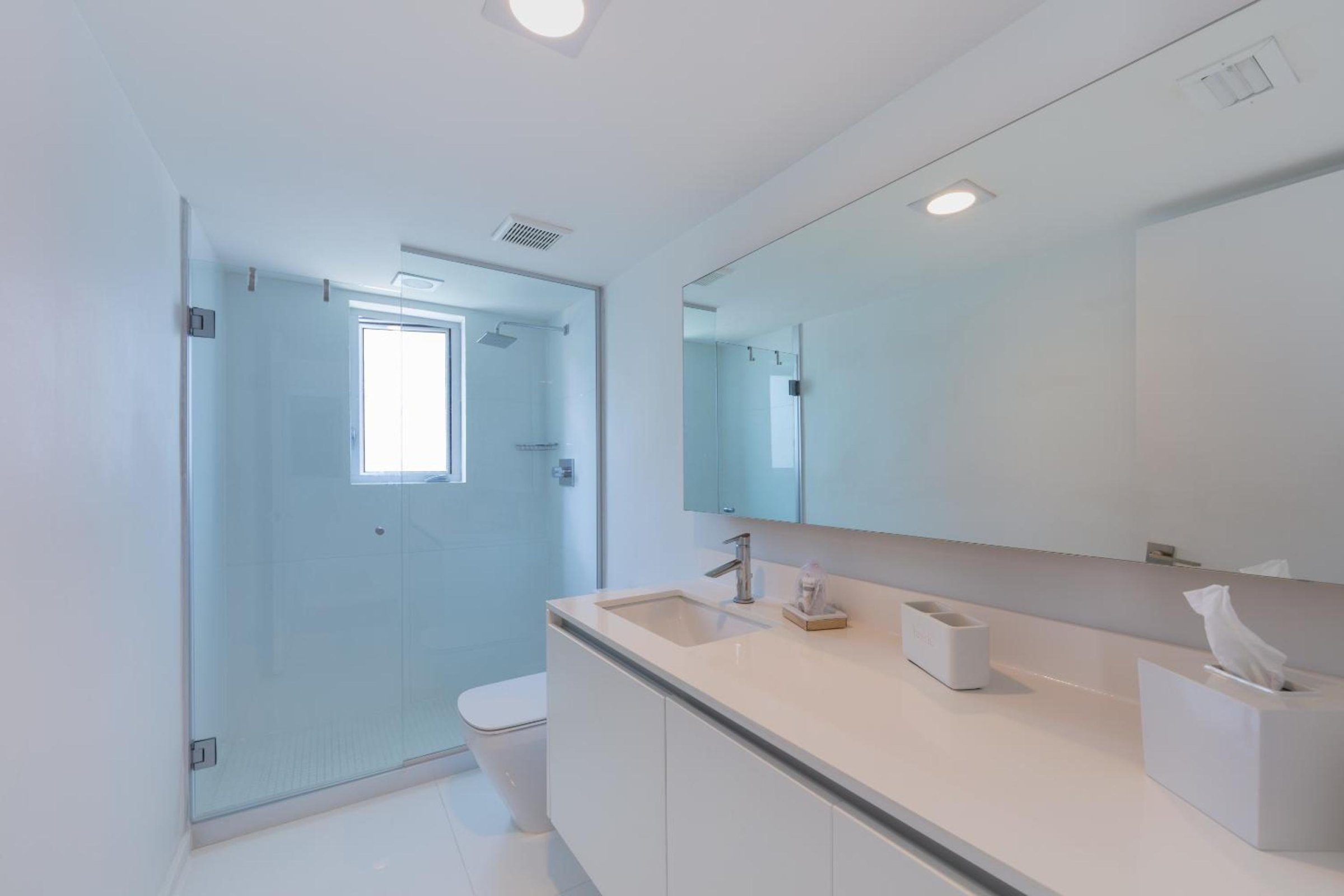 Beach Haus Key Biscayne Contemporary Apartments photo 3