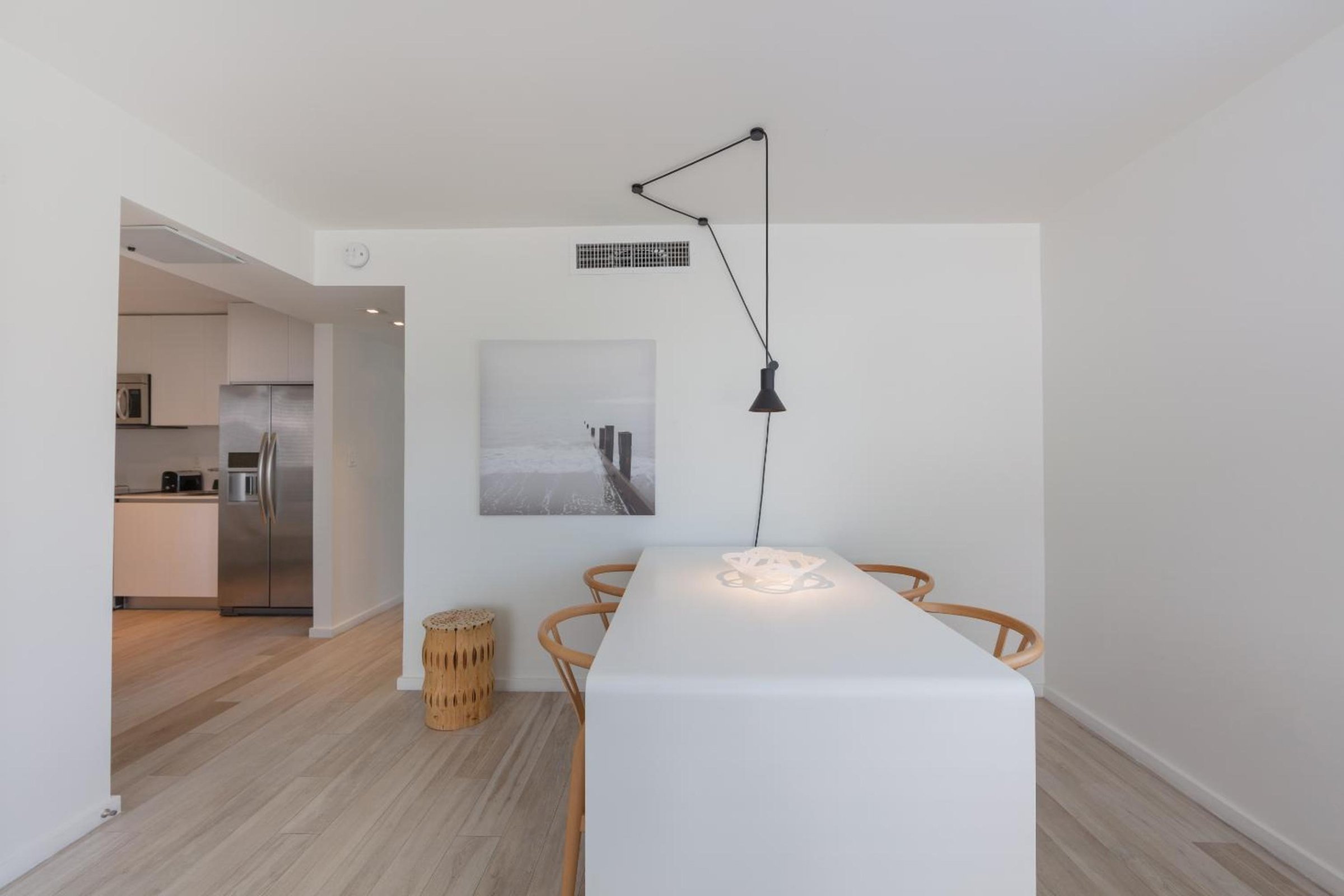 Beach Haus Key Biscayne Contemporary Apartments photo 5