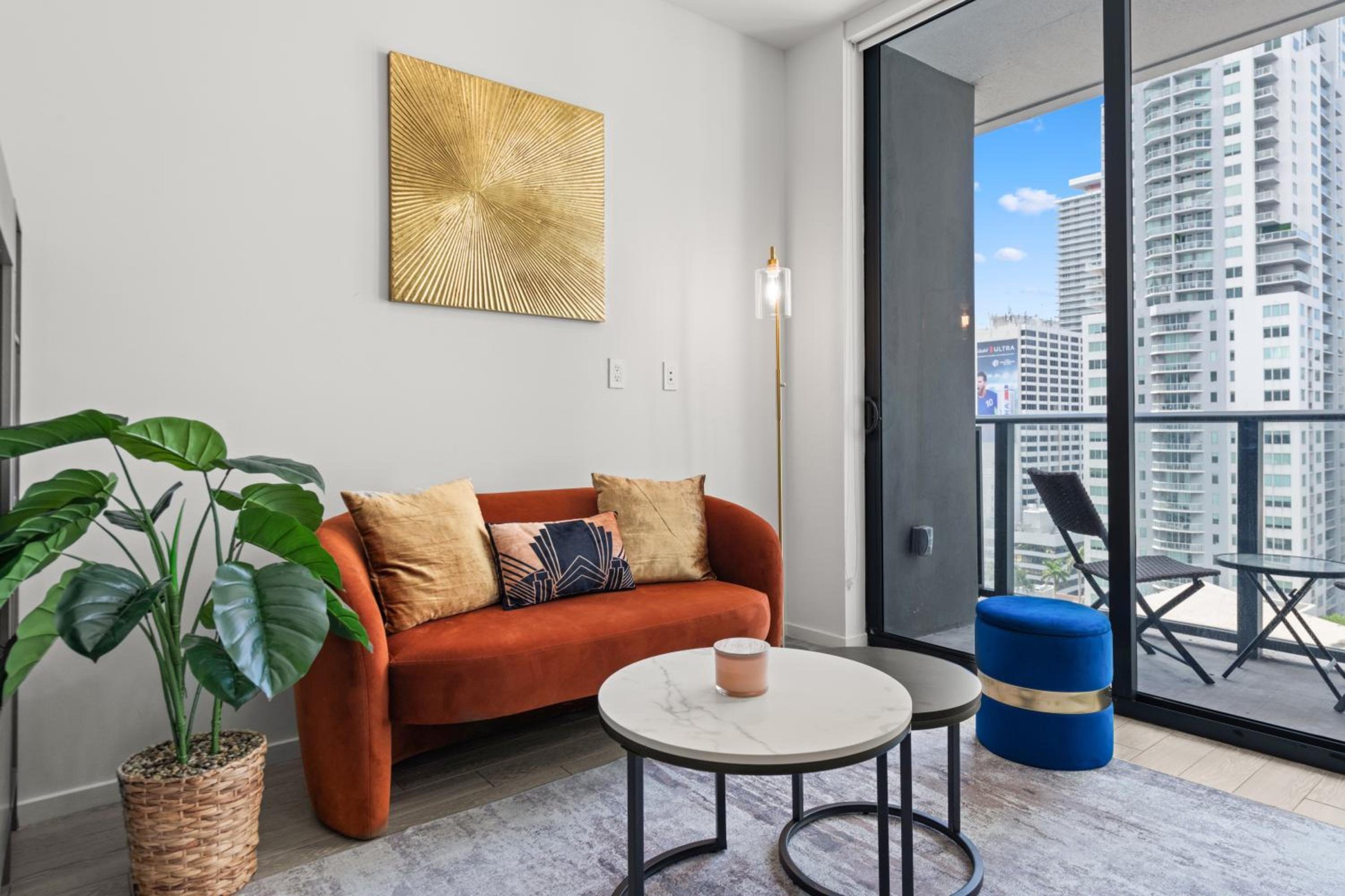 Breezy Stays Luxury Residences - near Kaseya Center photo 4