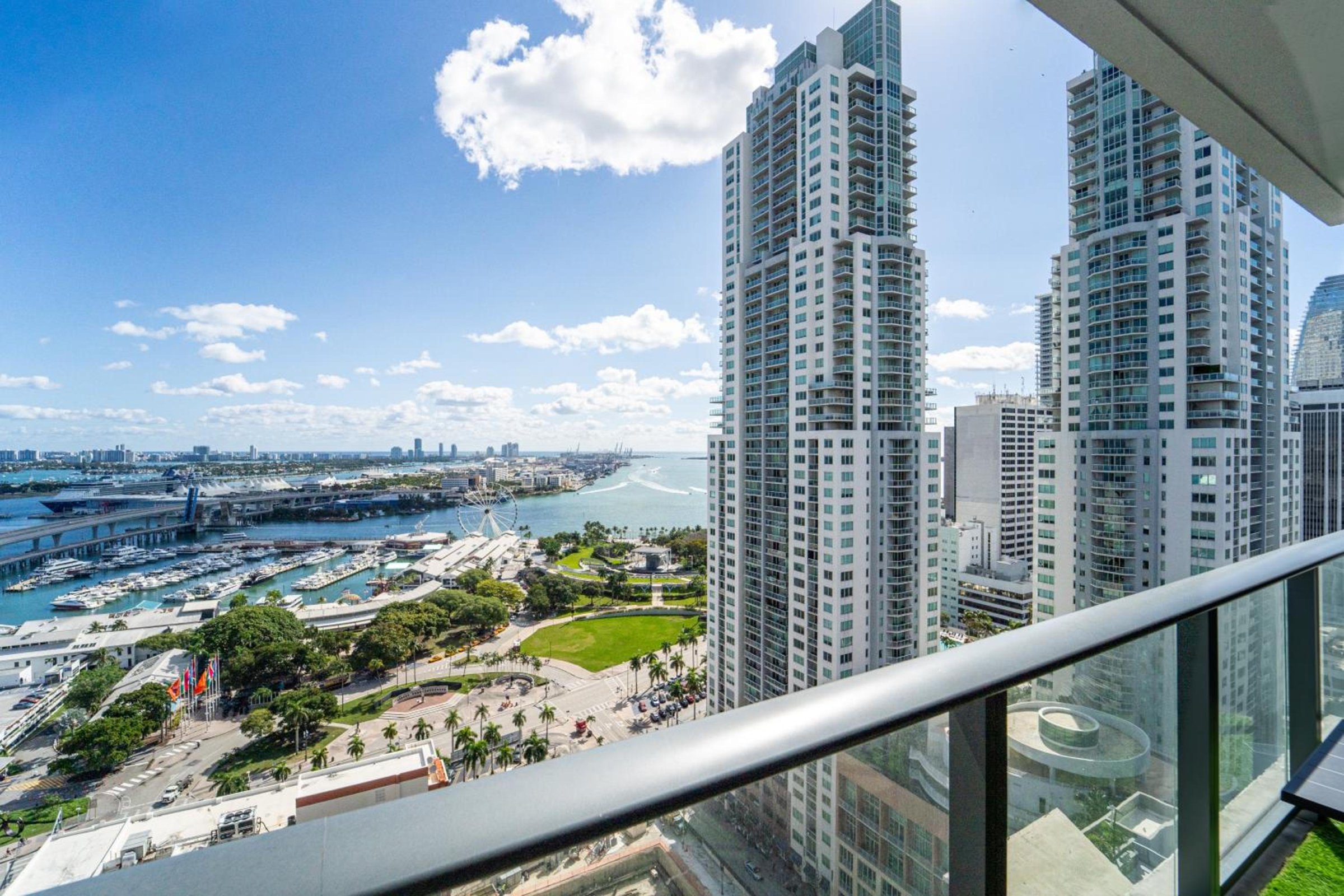 Devereaux Miami Luxury One-Bedroom and Studios photo 2