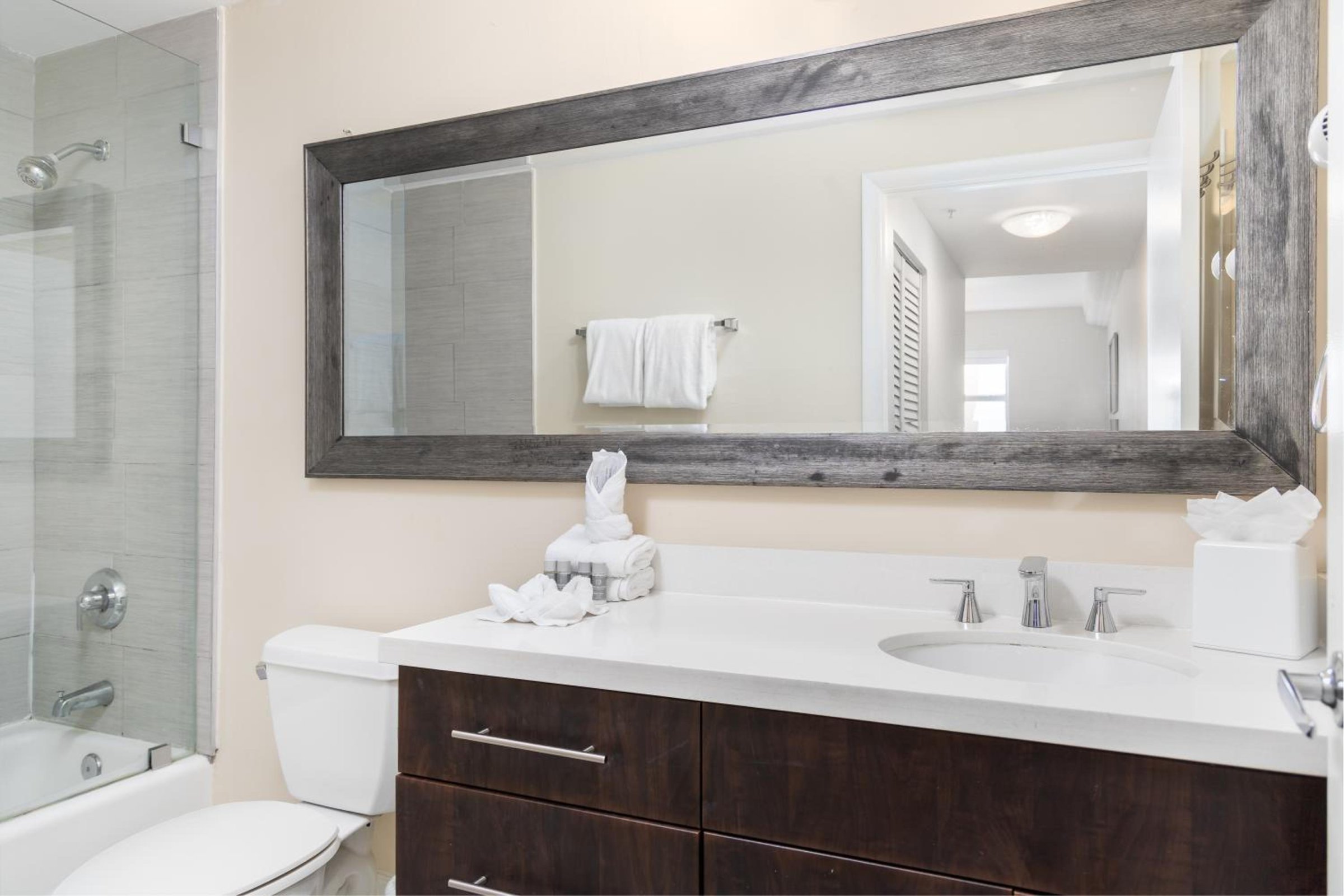 Fortune House Hotel Suites photo 2