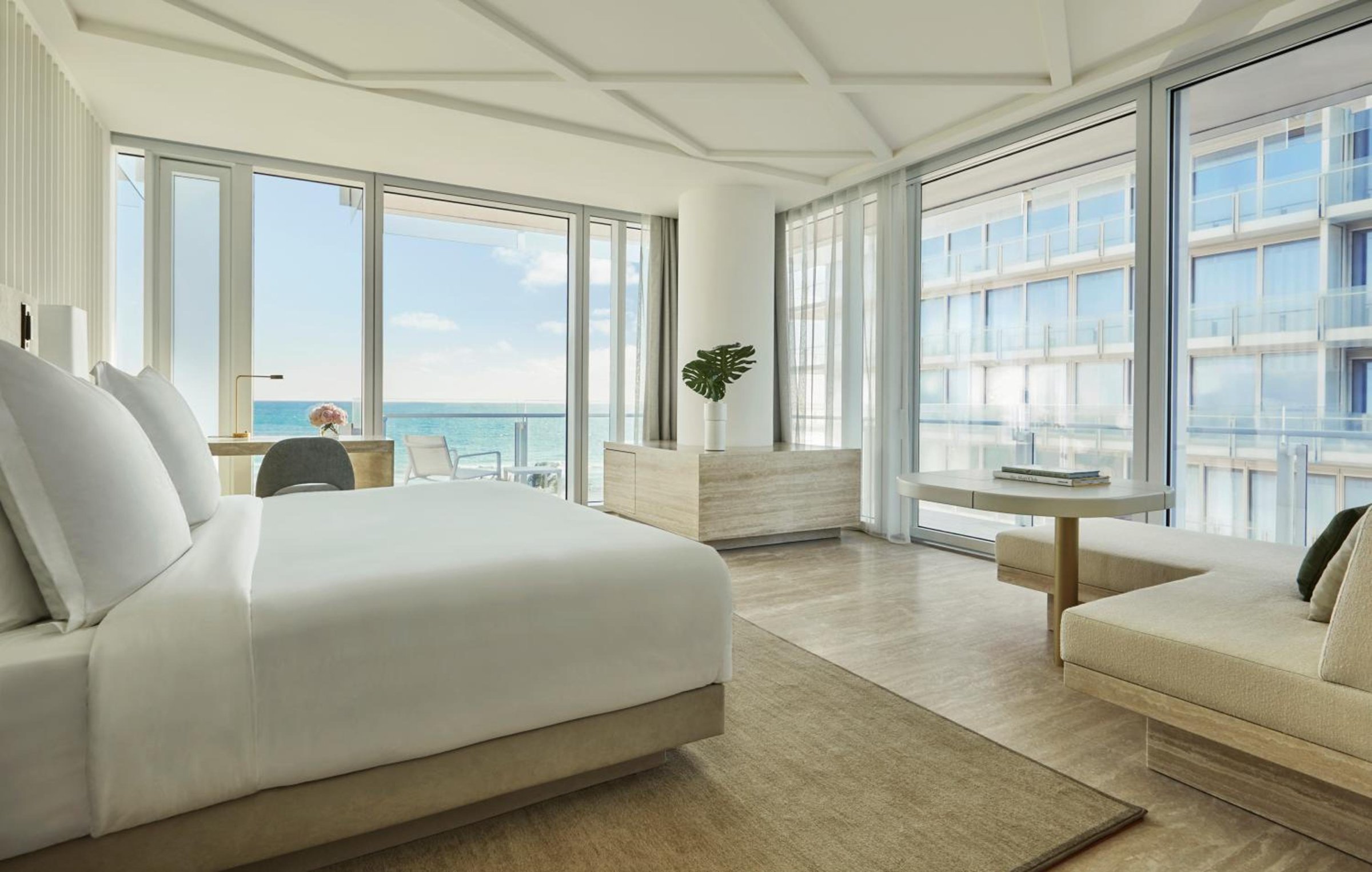 Four Seasons Hotel at The Surf Club photo 3