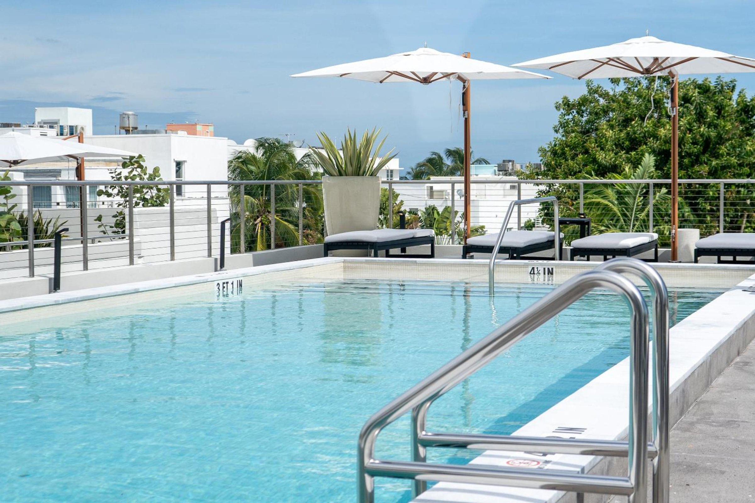 Nassau Suite South Beach, an All-Suite Hotel photo 2
