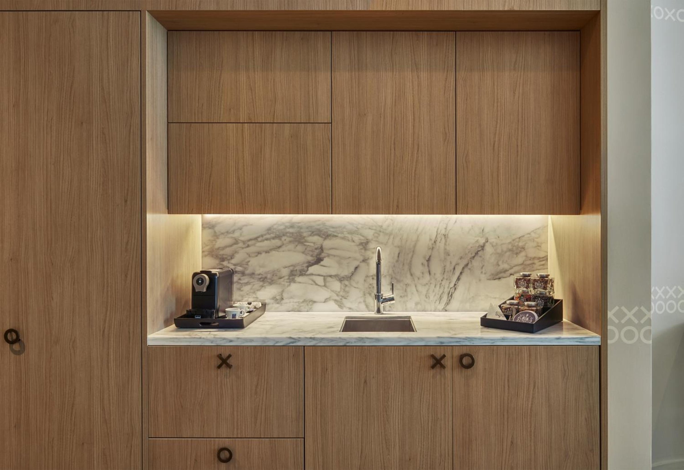 SLS LUX Brickell photo 4
