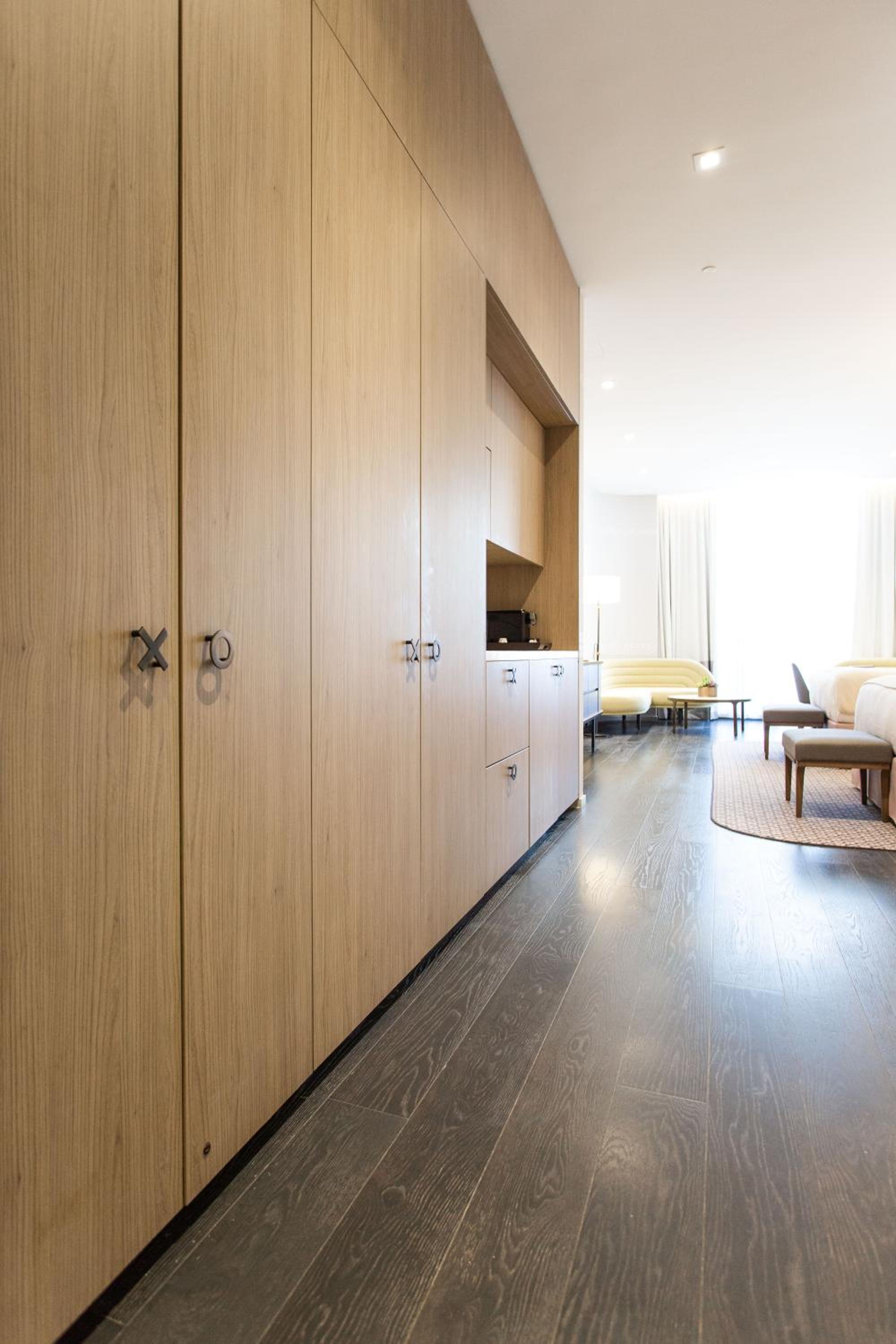 SLS LUX Brickell photo 5