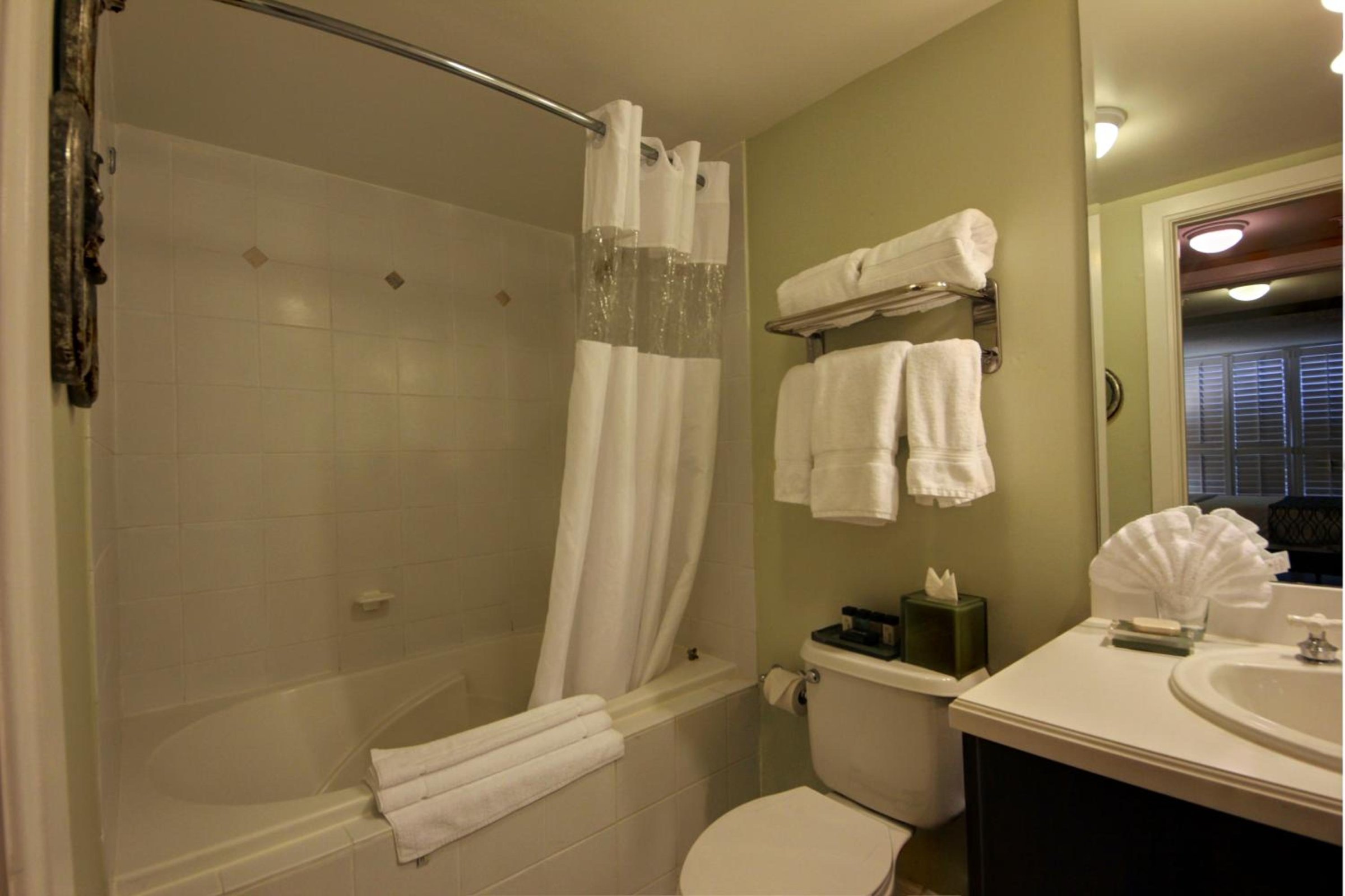 The Mutiny Luxury Suites Hotel photo 5