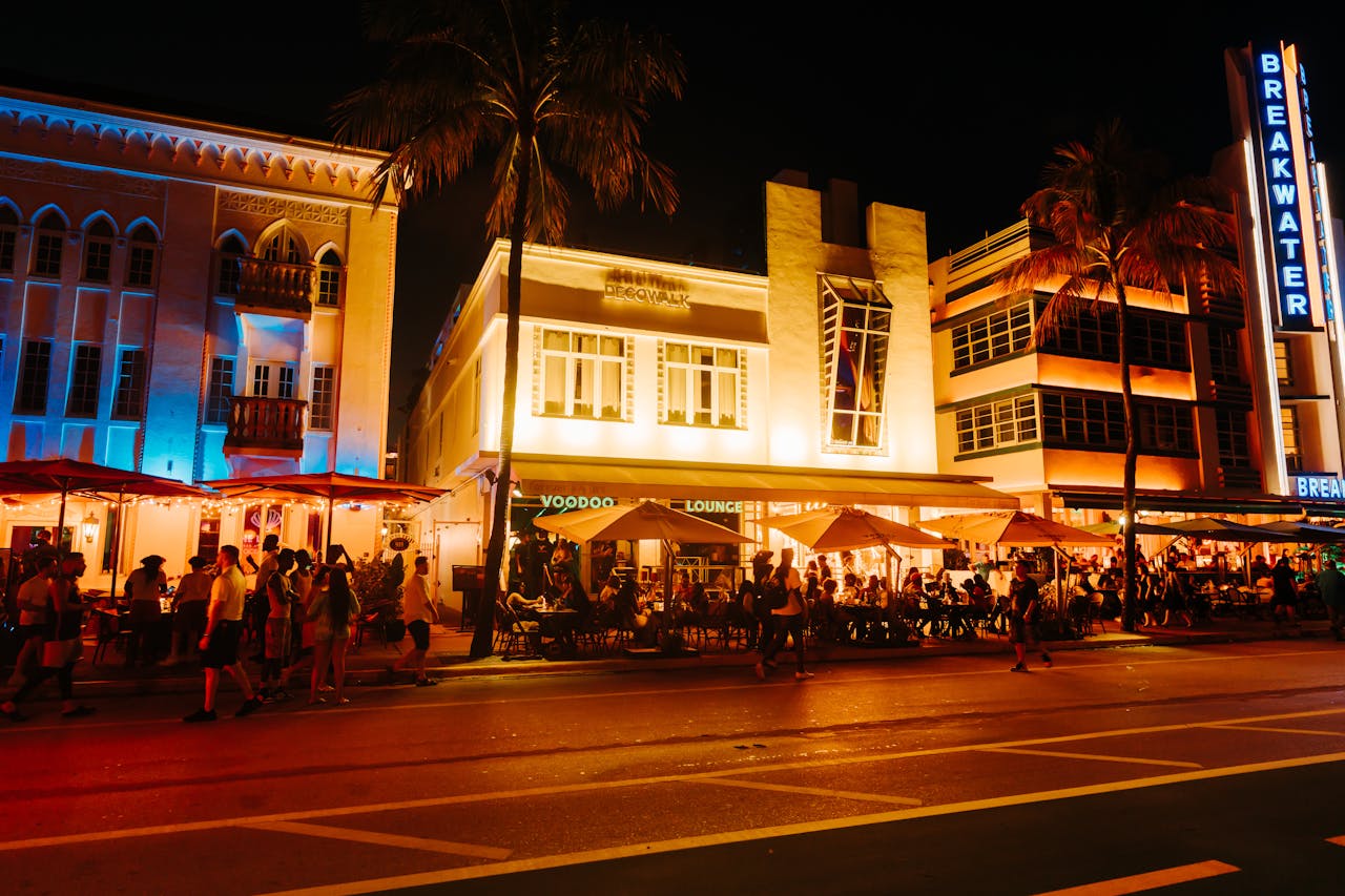 Visit Iconic South Beach Landmarks Such As Art Deco District And Ocean Drive
